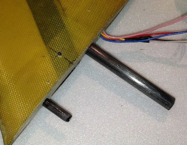 Die Hauptsteckung ist ein 8mm Kohlestab