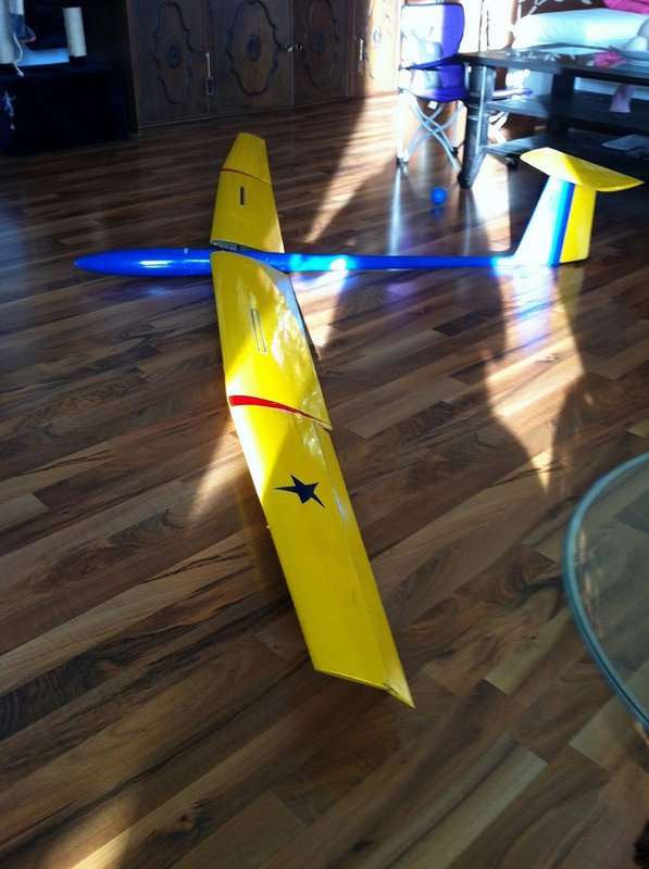 Nicht wundern wegen der Tragflächen. hab sei da nur mal kurz angesteckt!