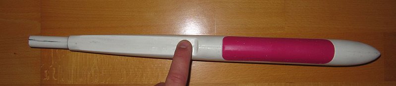 Hinten und an der Nasenspitze hat´s mir je einen Roving bissl in die Naht gedrückt... tut der Stabilität aber keinen Abbruch