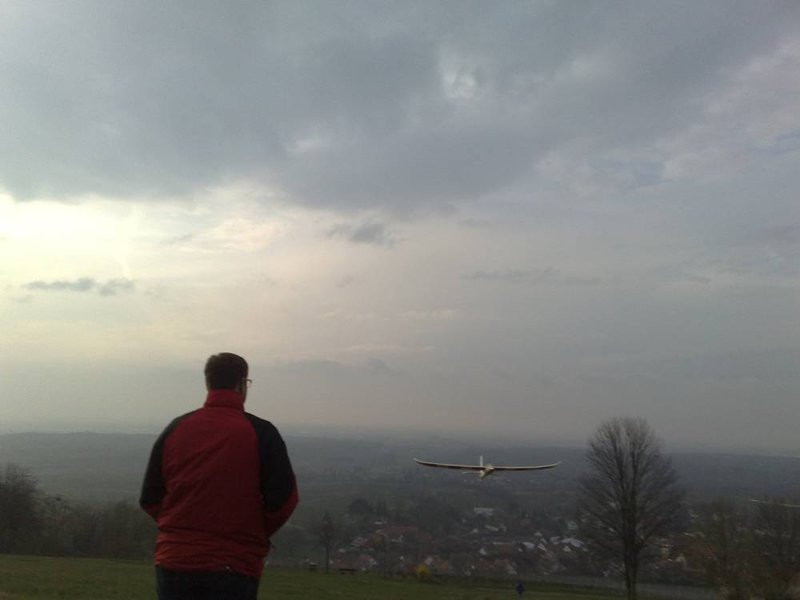Tiefer Vorbeiflug mit EGE