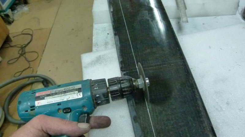 P1020396.JPG (192.63 KiB) 2311 mal betrachtet Schnell mal ne Halterung bastel um die Trennscheiben in die Bohrmaschine zu spannen!