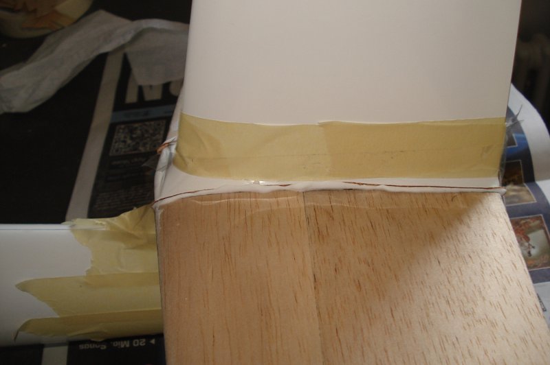 Wurzelrippe ankleben