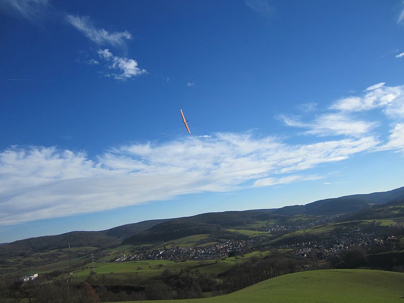 Meine Petoma fliegt mit neuen Rudern und Servos endlich wieder
