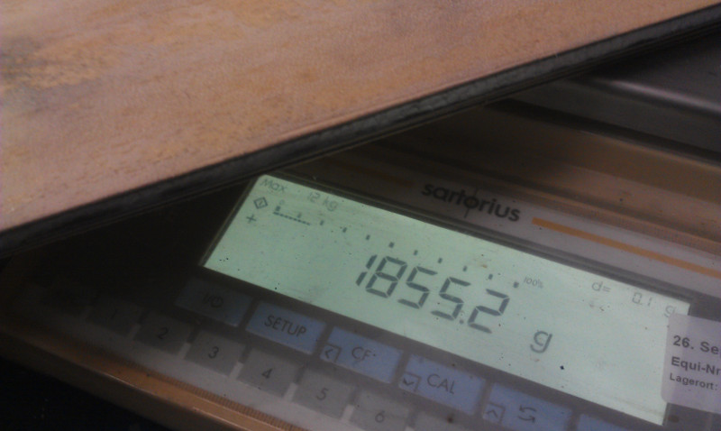 Nur die Flächen grob besäumt ohne Nasenleiste