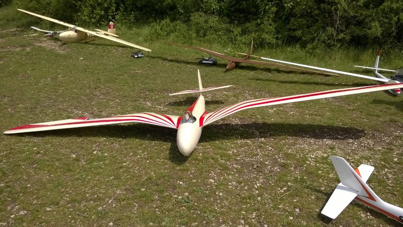 Ein paar wunderschoene Oldtimer waren auch dabei