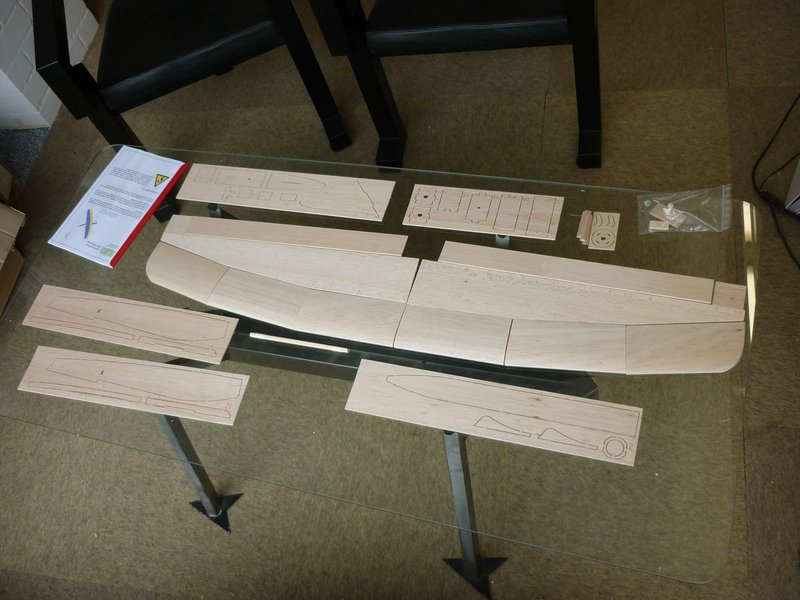 sauber, komplett und übersichtlich, gut verpackt und fast ein Buch als Bauanleitung....<br />so solls sein