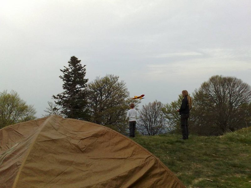 23042011442.jpg (80.32 KiB) 1500 mal betrachtet Schaum zwischen Bäumen