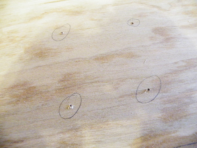 Die 1mm Löcher in der Oberseite