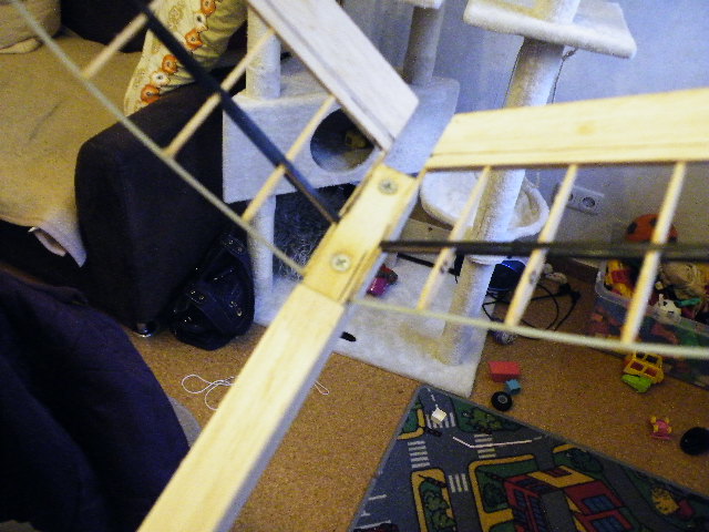 die schrauben werden noch ausgetauscht gegen Kunststoff