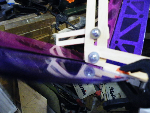 Ruderklappe Oben und eingestellt mit der schablone