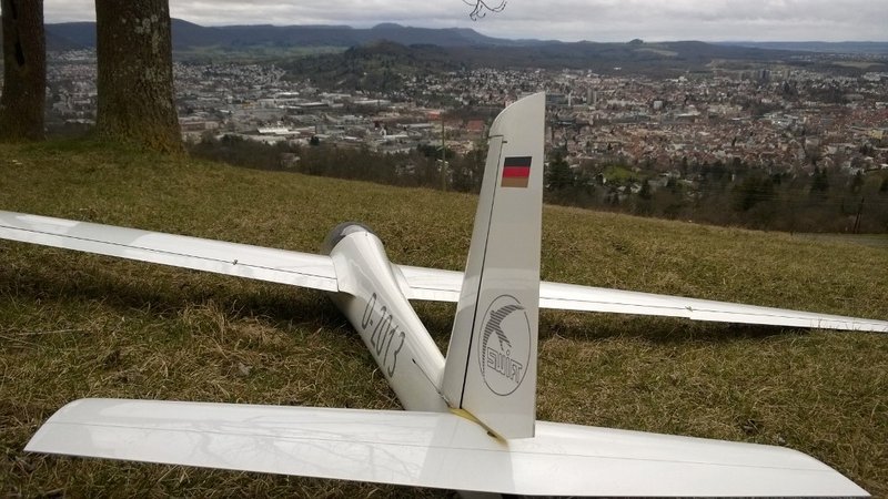 Diesmal ohne Bank; von der Bank haette es den Flieger heute runtergeblasen :-)