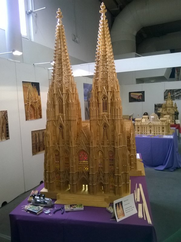 Nur aus Streichhölzern gebaut