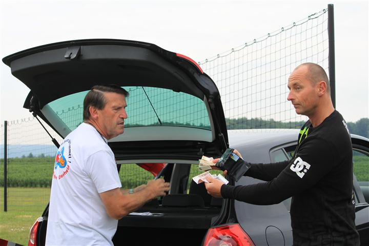 Auch Schutzgelder wurden bezahlt