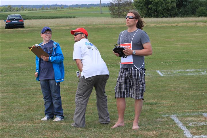 Oh, ich war ja auch dabei -der Tobi scheint ja nicht viel von mir zu halten obwohl ich im vorher noch gegen die Mafia geholfen hatte
