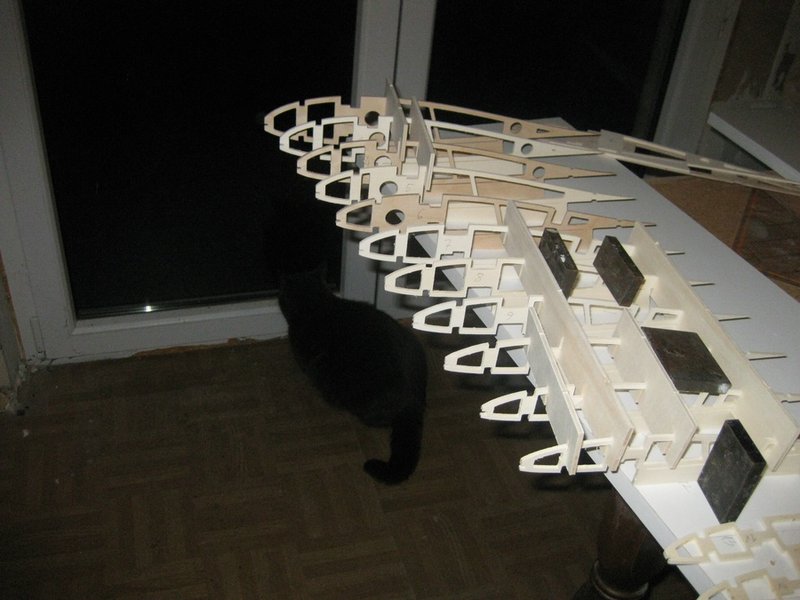 Rippen aufstellen, Kamm- und Winkelschablonen helfen beim ausrichten