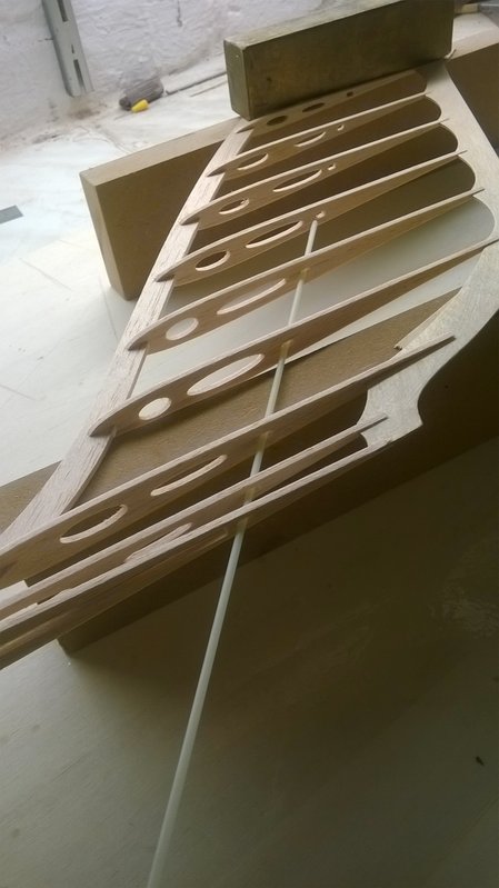 GFK Stab einschiben in Rippen.jpg