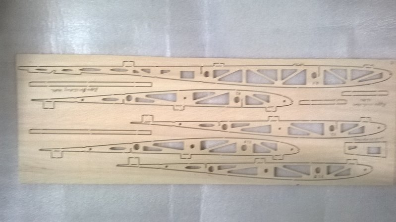 3 Rumpfmittelteil und Anschluß Rippen 1.jpg