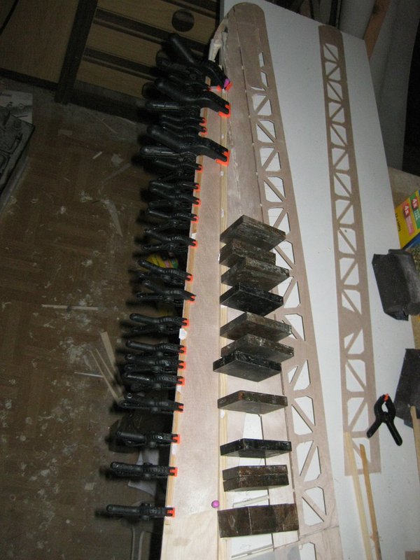 Klammern und Beiklemmleisten