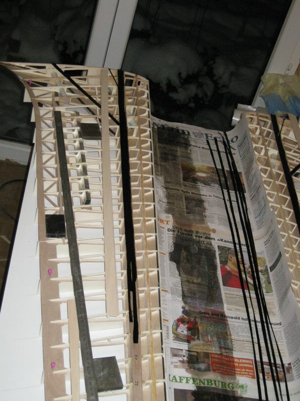 Laminieren des CFK-Untergurts wie beim Obergurt