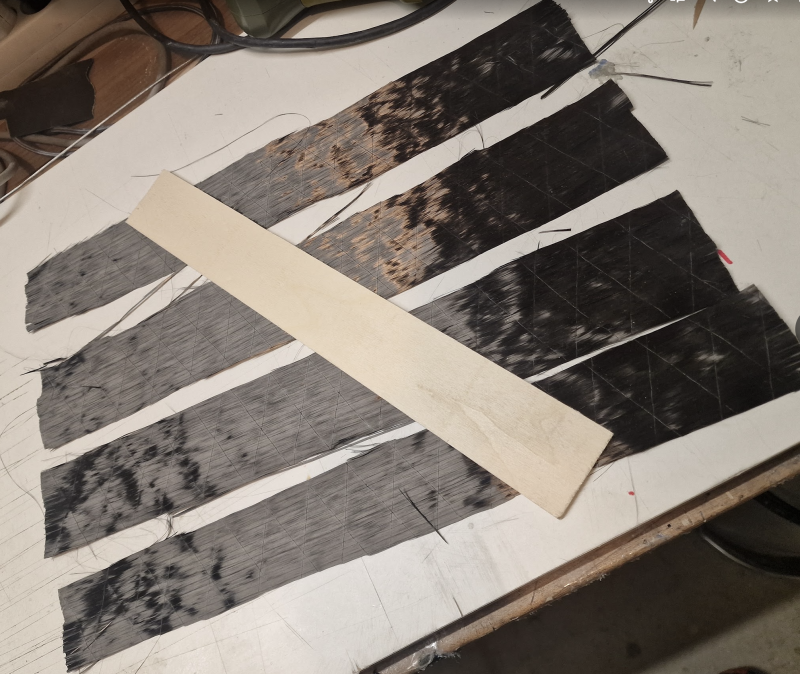 Müsste te 200er UD gewesen sein... und 4 mm Pappel