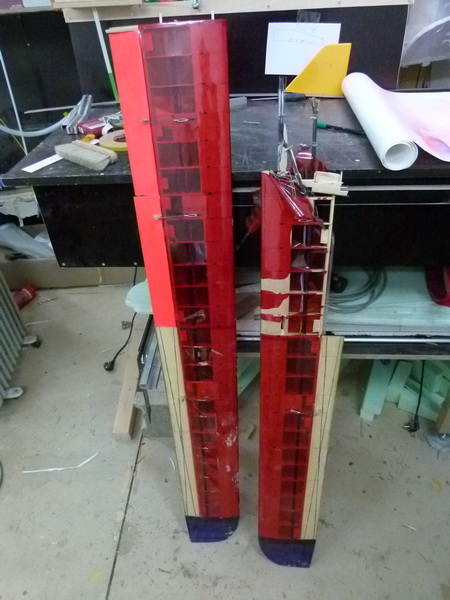 blick auf die gesamte fläche 6 klappen flügel<br />die eien ist leider irreperabel.