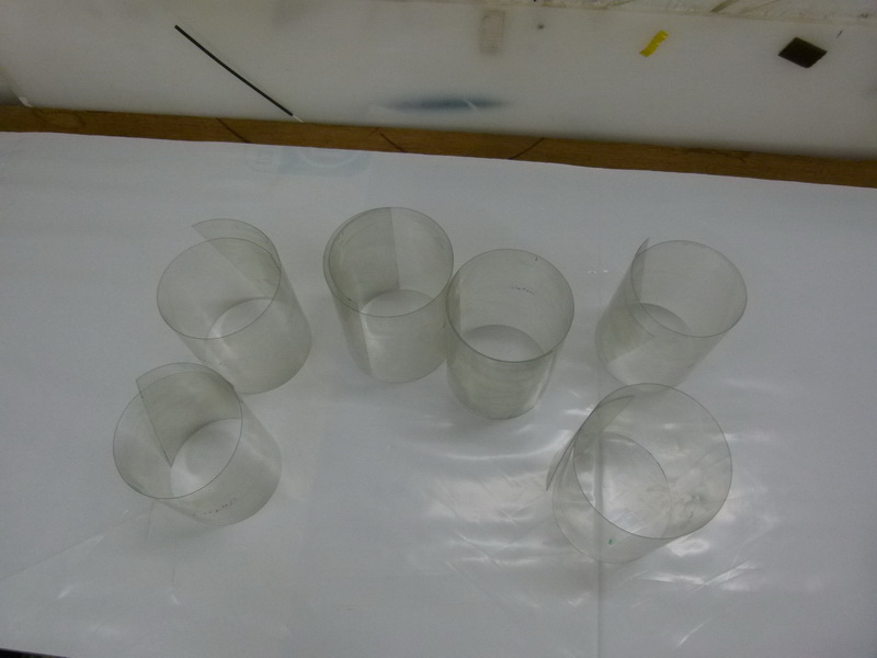 Die Folien auf der Rückseite gewachst