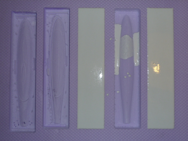 Die drei leeren Felder sind beim fräsen schief gegangen und das weiße ist die Fließkeramik