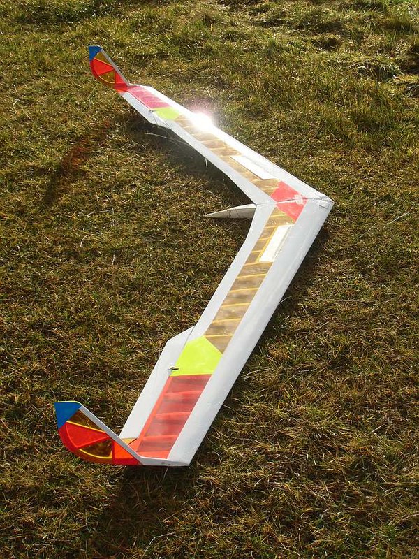 KleinCIMG0759.jpg (197.93 KiB) 3311 mal betrachtet Das letzte Bild vor dem Erstflug alleine Daheim in Weibersbrunn