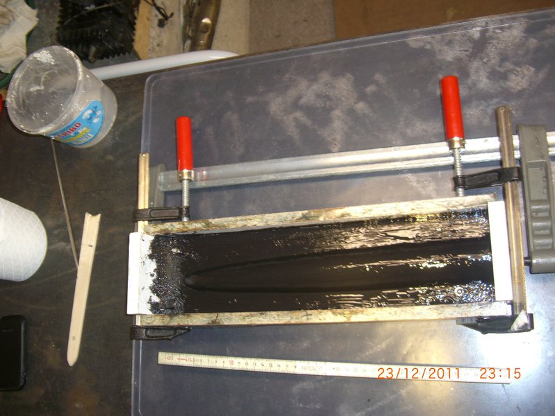 Aufbringen des Formenharzes P von RundG