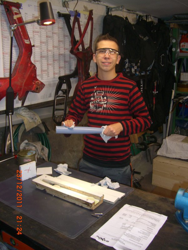 Einwachsen mit dem Spezialwax, dass ich heute vom Weinachtsmann bekommen habe:)