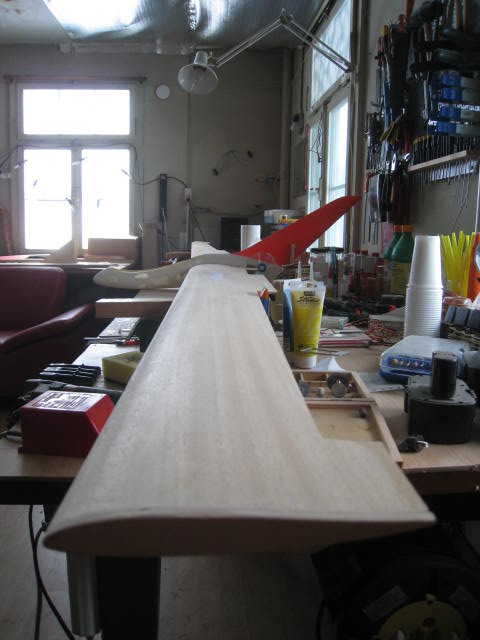 Flächen gestrippt und alles ein wenig überschliffen.