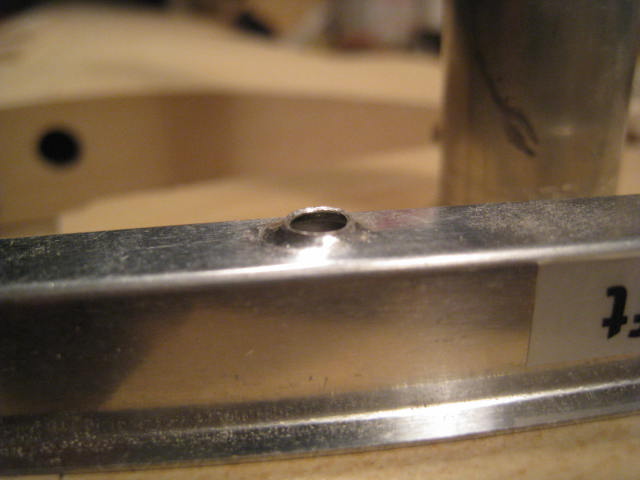 Das Ergebnis, die Klappe kann komplett einfahren.