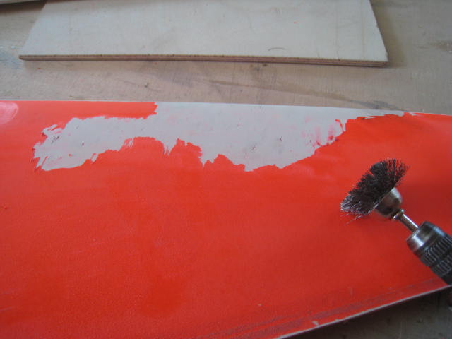 Beim schleifen sprangen immer wieder Lacksplitter weg, also...