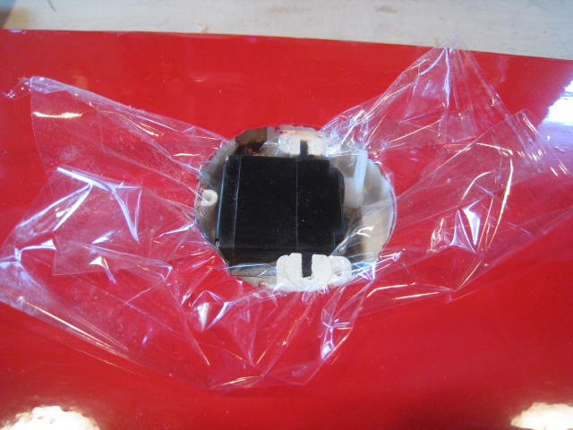 Wuchtgewichte mit PU eingeklebt, Servos eingepackt...