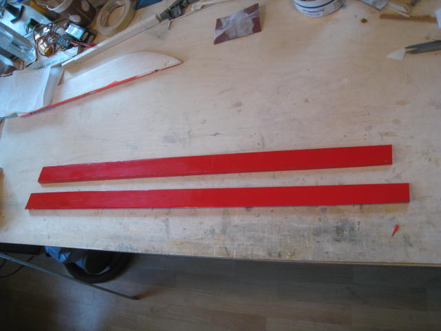 Querruder gebügelt, Ferrarirot...