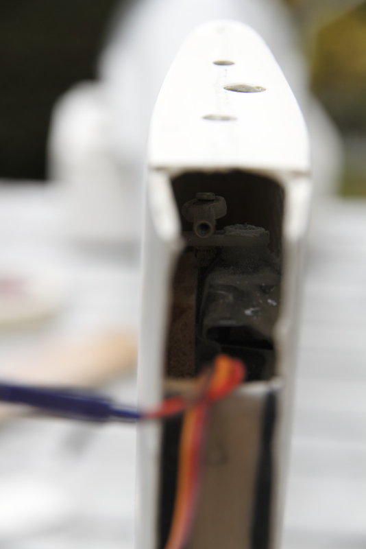 Graupner Servo 16 mm für Höhe