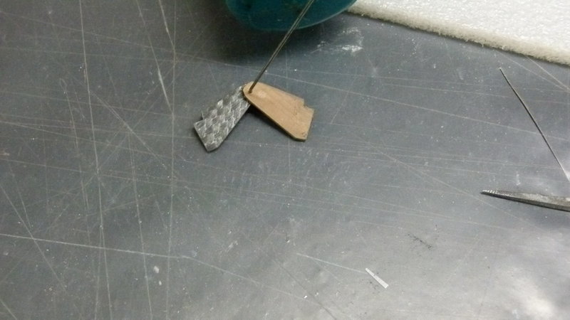 Handgeschitzte Ruderhörner  cfk/kirschbaumfurnier 4 lagig.  Wer hat das schon :-)