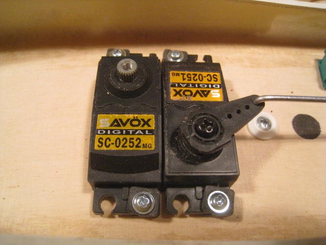 Rundherum musste der Ausschnitt 1 mm vergrössert werden