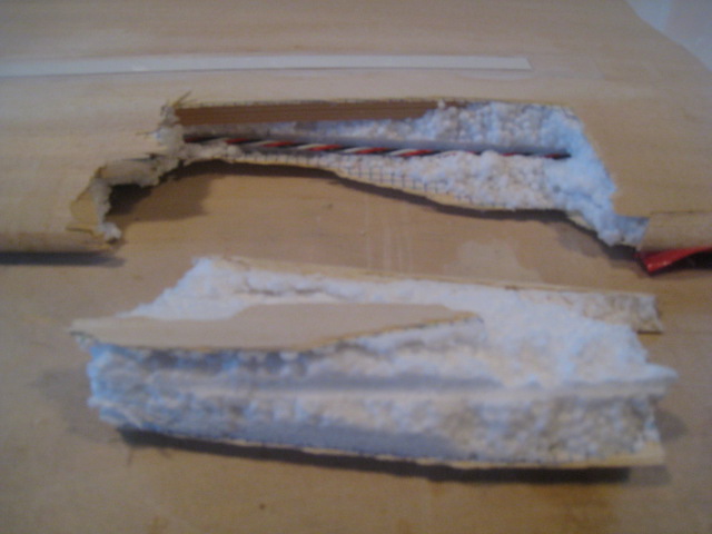 ...lose Stücke der Einschlagstelle von Hand herausziehen oder -fallen lassen...