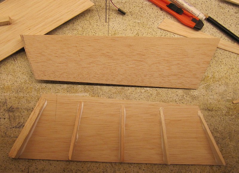 oben der Originalklumpen, unten das Rippen-SR