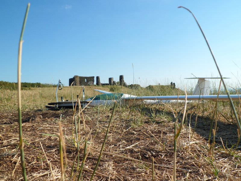 Nach geglückter Landung direkt vor der Ruine!!! :-)
