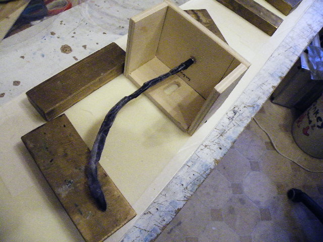 Ballon aufblasvorrichtung mit Ballon nach dem Entformen