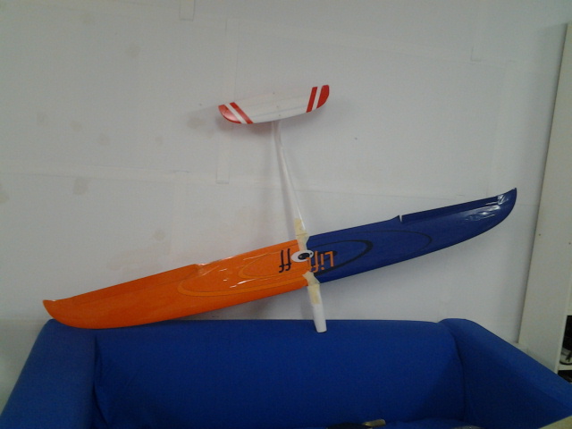 Nen Surprise-Rumpf mit Liftoff-Fläche (beides leicht kaputt, mir wird mein Spirit zu brav)