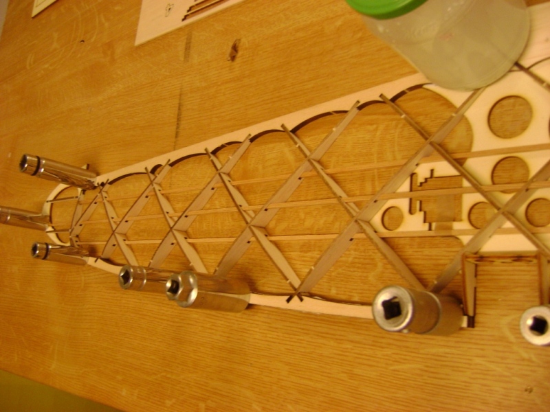 Wenn alles wie geplant Zusammengesteckt ist (3DPuzzle) richtet sich die Geschichte selbst aus! Ich hab nochmal ein Lineal und Winkel drangehalten, passt aber schooo.